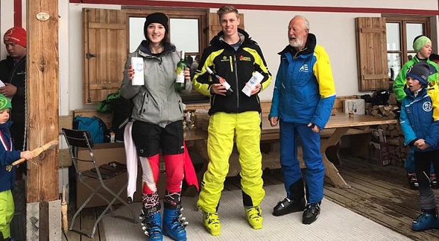 Die frisch gekürten Clubmeister mit Trainer Helmut